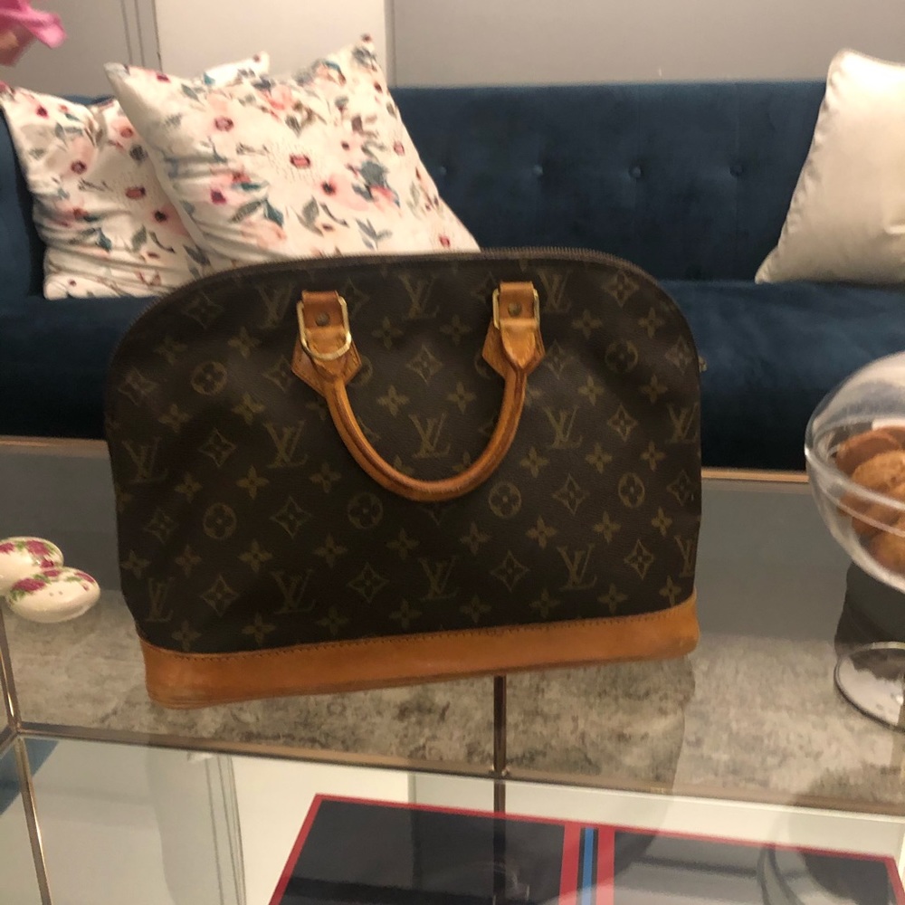 Louis Vuitton Alma Canvas Monogram handbag - Picture 2 of 8